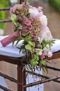 2af278050a38bc13e96fb3d4d33bf351--cascade-bouquet-lavender-bouquet.jpg